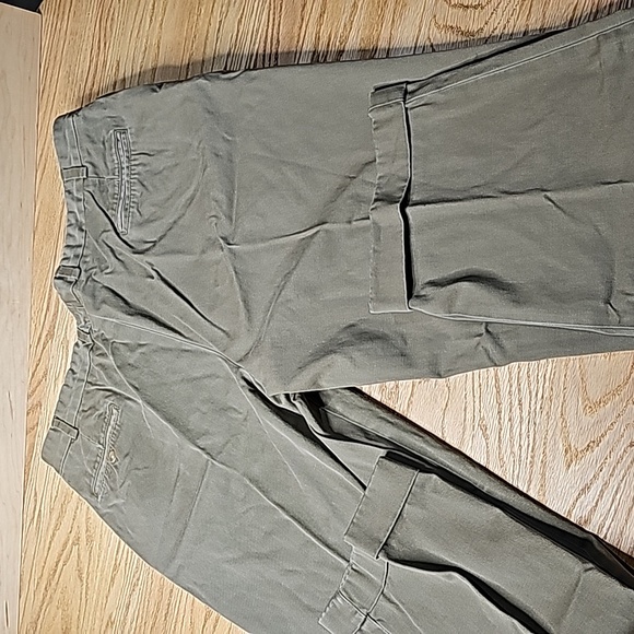 Bill's Khakis M1P Relax Fit Pleated Original Twill. 42/30 orig $185 - Picture 2 of 4